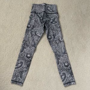 Lululemon crop leggings
